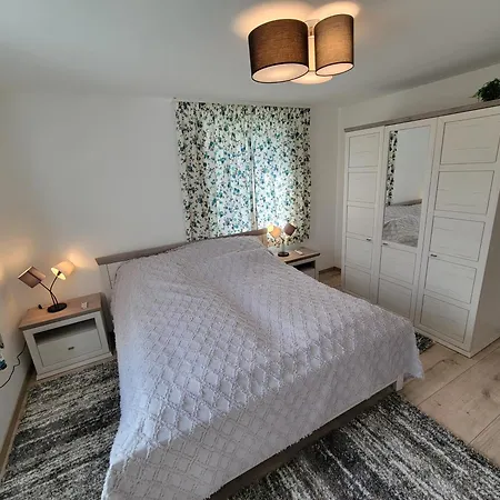 Napfeny Apartman Ll. Šoproň Exteriér fotografie