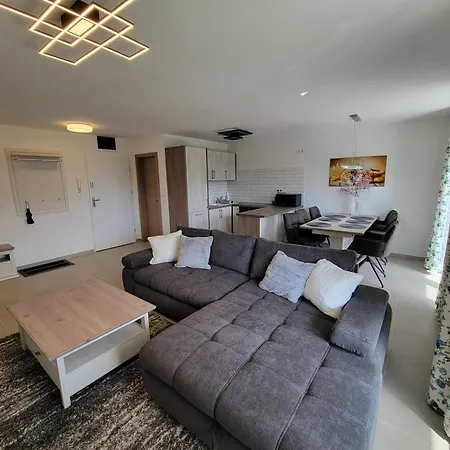 Napfeny Apartman Ll. Šoproň Exteriér fotografie